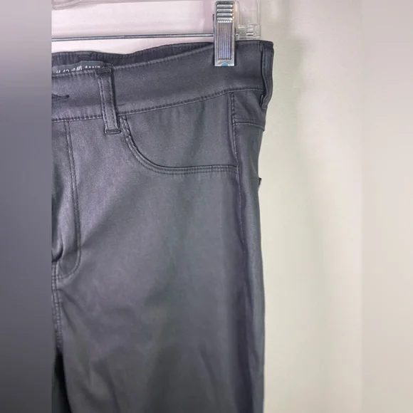 DENIM & CO. Black Denim 5 Pocket Pull-on Straight-Leg Jeggings Womens size 10 - Picture 3 of 12